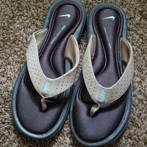 Nike  comfort footbed flip flops